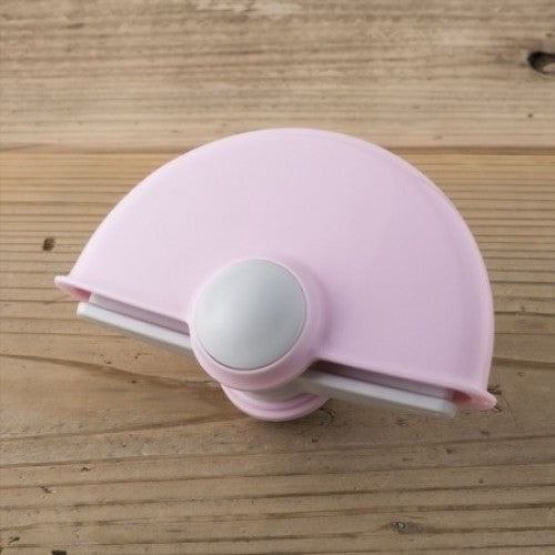 Kai House Select Foldable Herb Cutter