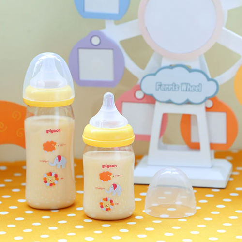 Pigeon SofTouch Peristaltic Plus Wide Neck Nursing Bottle PPSU 240ml (M Teat Blue Flower）
